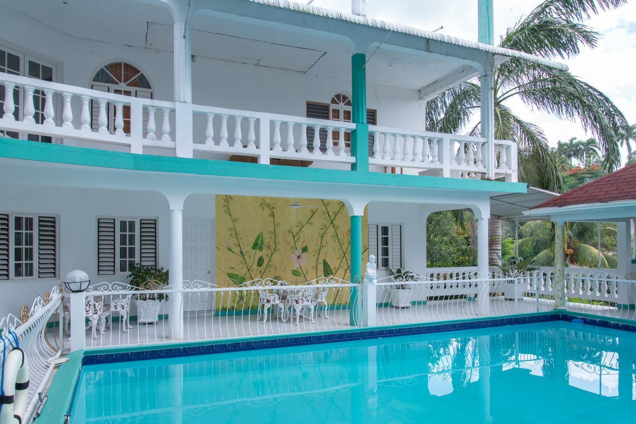 Villa Diamond Guest House Montego Bay Exterior photo