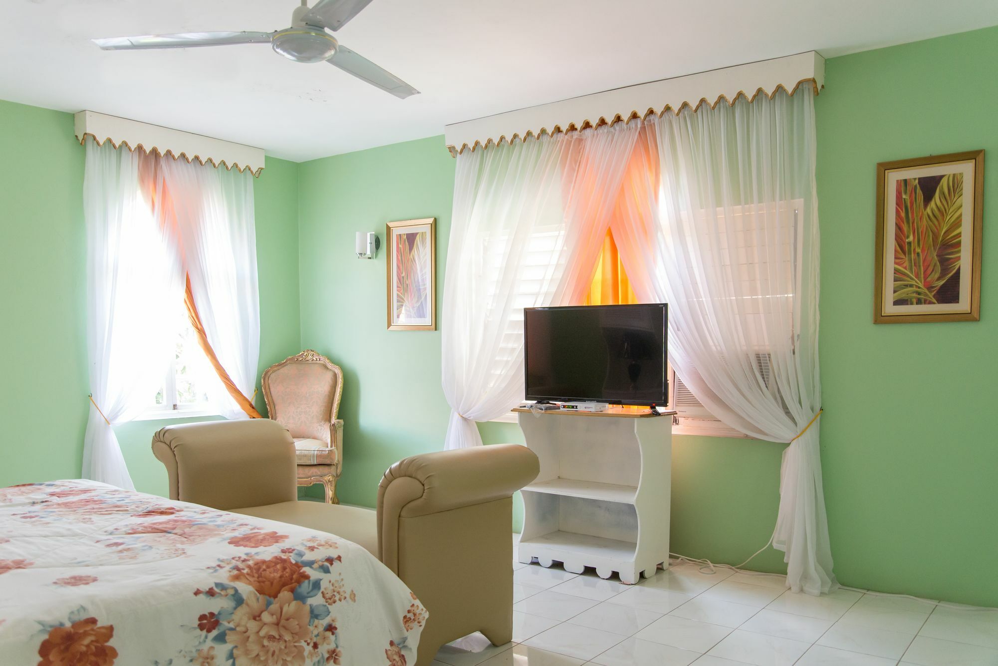 Villa Diamond Guest House Montego Bay Exterior photo