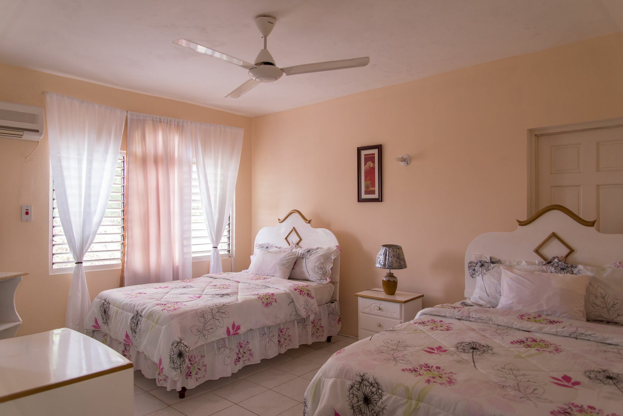 Villa Diamond Guest House Montego Bay Exterior photo